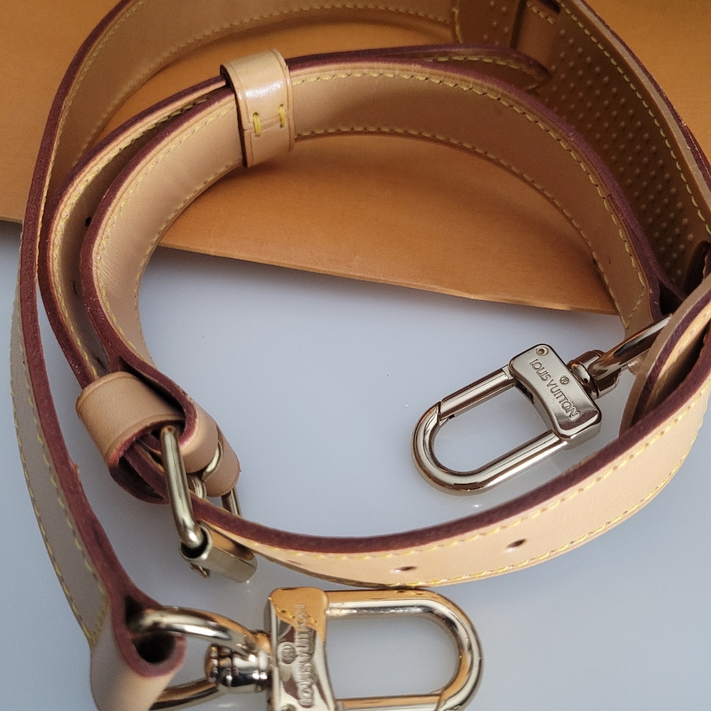 Louis Vuitton 50 Keepall Bandouliere FREE POSHMARK AUTHENTICATION! - Picture 6 of 17
